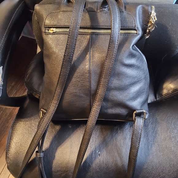 Miztique Faux Leather backpack - Picture 2 of 8